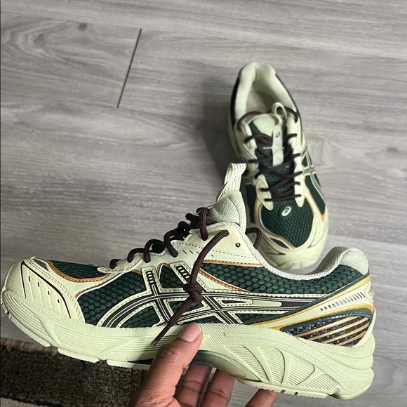 ASICS GT 2160' Dark Green and Cream Sneakers - Picture 5 of 13
